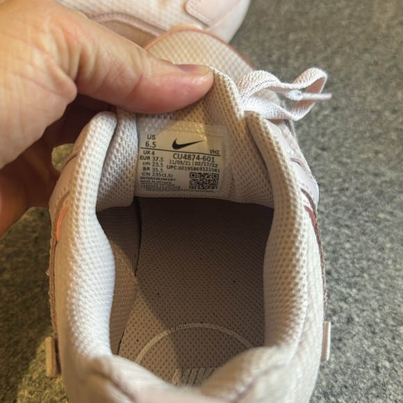 Nike RYZ 365 Barely Rose - Picture 9 of 9